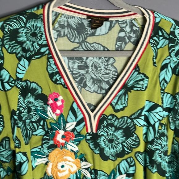 Vineet Bahl Green Floral Embroidered Tunic with Flared Sleeves Size XS - Picture 2 of 7